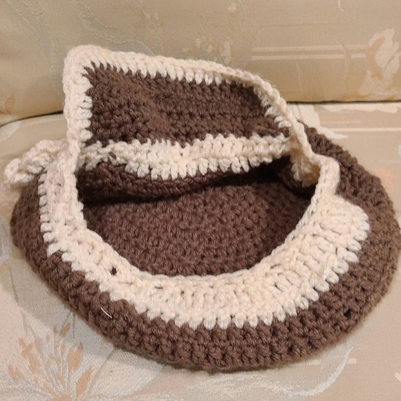 Crocheted Brown and Tan Flower Hat Anime Steam Punk - Picture 3 of 3